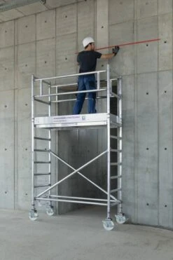 Günzburger Aluminium-Rollgerüst Mit Fahrbalken*, Plattformen Im 2m-Abstand, 156045